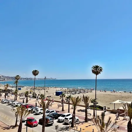 Primera Línea De Playa Frontal Con Vistas Al Mar Apartamento