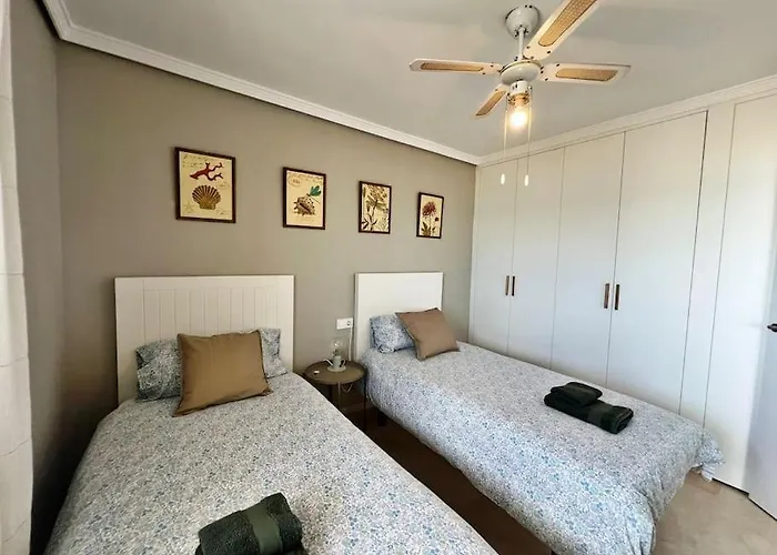 Primera Linea De Playa Frontal Con Vistas Al Mar