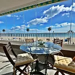 Primera Linea De Playa Frontal Con Vistas Al Mar *