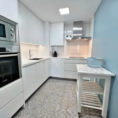 Primera Linea De Playa Frontal Con Vistas Al Mar * פואנגירולה