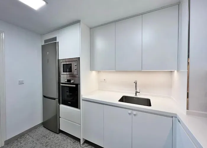 Primera Linea De Playa Frontal Con Vistas Al Mar * פואנגירולה