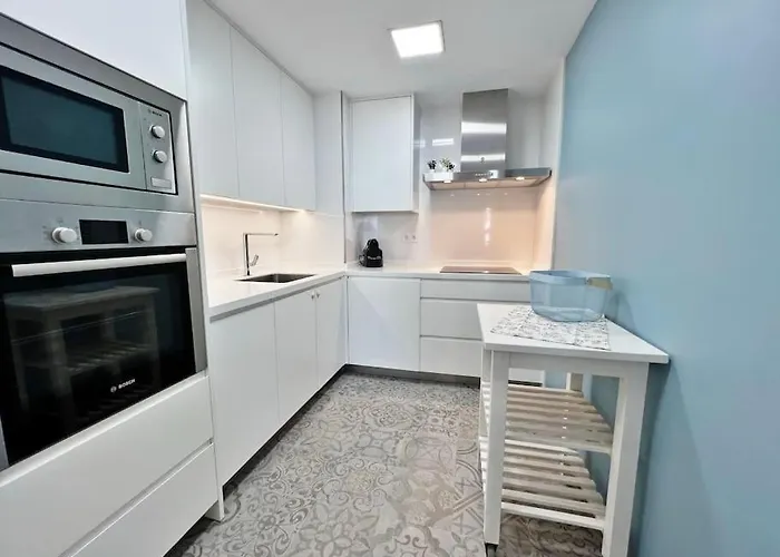 Primera Linea De Playa Frontal Con Vistas Al Mar * פואנגירולה