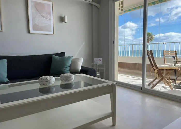 Primera Linea De Playa Frontal Con Vistas Al Mar פואנגירולה