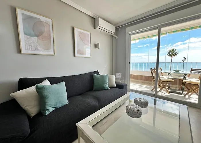 Primera Linea De Playa Frontal Con Vistas Al Mar * פואנגירולה